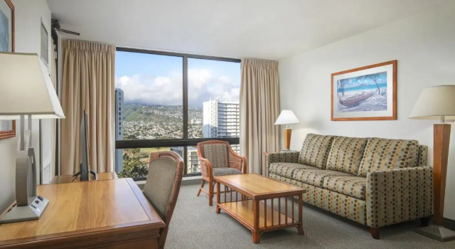 1-bath Suite Superior c 1 комнатой Aston Waikiki Sunset