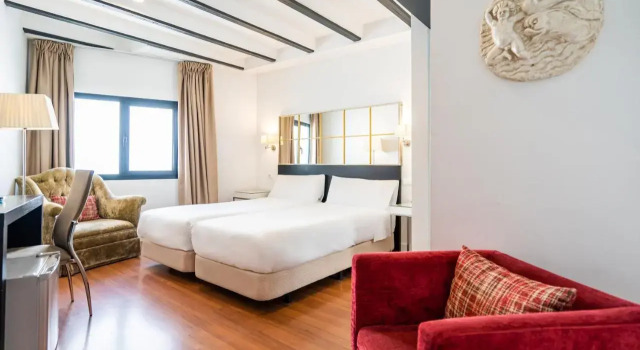 Hotel YIT El Postigo