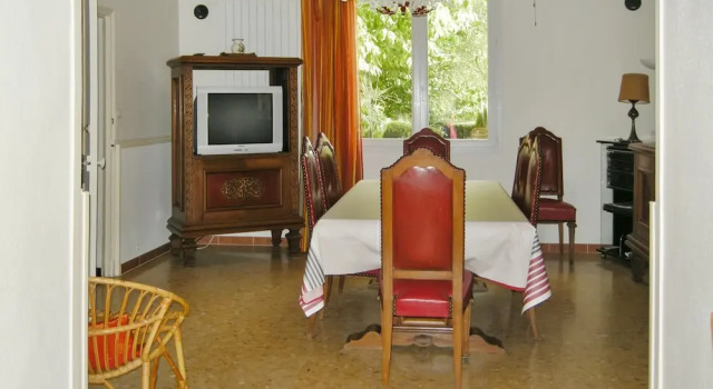 Villa With 4 Bedrooms in Althen-des-paluds, With Private Pool, Terrace, Забронировать Вилла Виллы Овернь-Рона-Альпы, Вилла