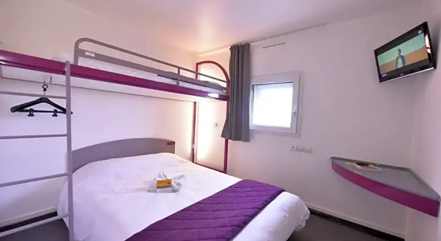 Трёхместный номер Classic Cit'Hotel Saxotel Chalon-sur-Saône Nord