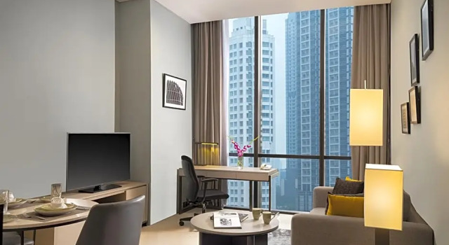 Standard Doppel Zimmer 1 Schlafzimmer mit Poolblick Mangkuluhur Residences by Lorin