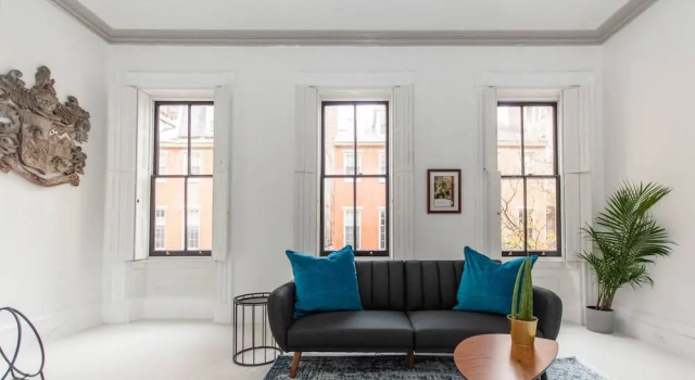 Апартаменты Rittenhouse Gem - One Bedroom w Patio and Parking