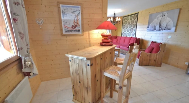 Le Praz - ARAVIS Holidays, Prenota Hotel Hotel a Alvernia con parcheggio, Parcheggio