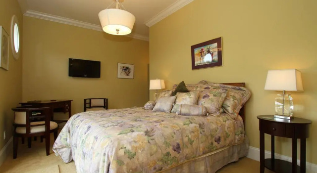 L.A. Acres Bed & Breakfast, Book Hotel Aldergrove Lower Mainland British Columbia