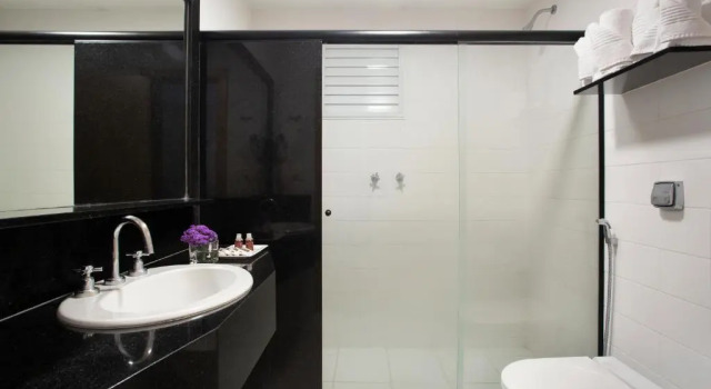 Трёхместный номер Standard Normandy Hotel