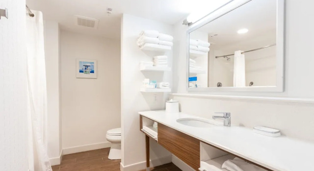 Четырёхместный номер Standard с балконом и с видом на город Hampton Inn and Suites Clearwater Beach