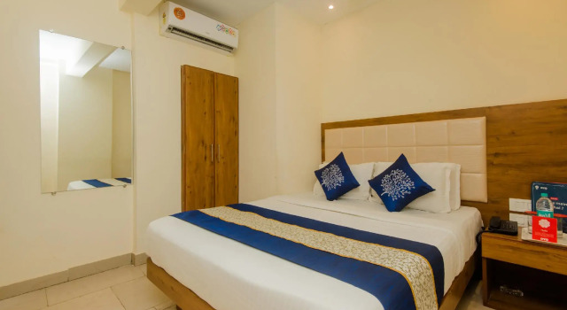 OYO 8363 Hotel Royal NS, Забронировать Отель Отели штата Махараштры с завтраком, Завтраки