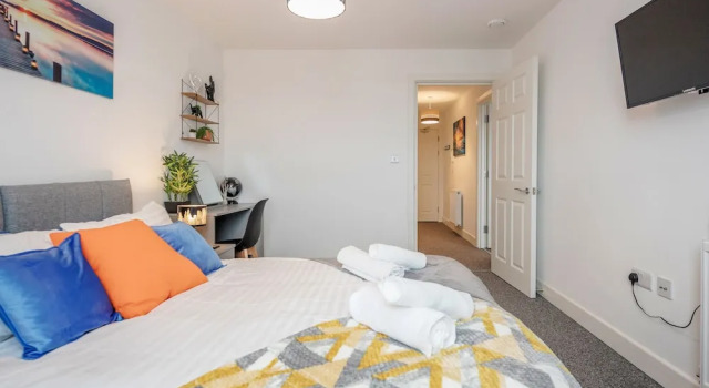 Livestay-spacious Modern One Bed Apt Near Heathrow