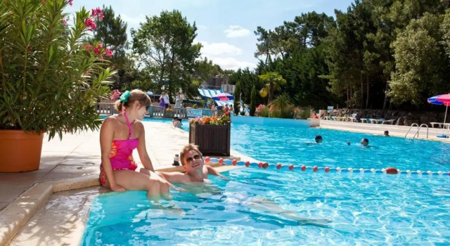 Charmant mobile-home 6 personnes - Camping 4*
