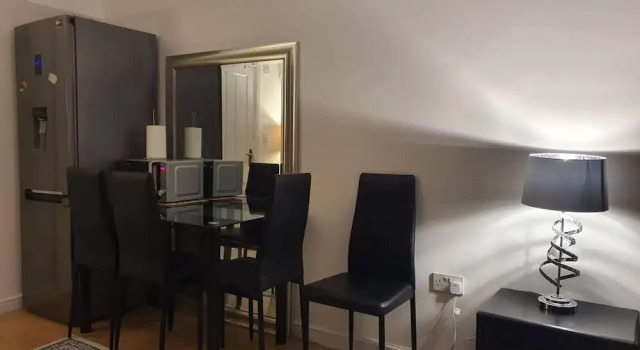 Remarkable 1-bed Studio in Staines - Surrey, Забронировать Апартаменты/квартира Отели High Weald с парковкой, Парковка