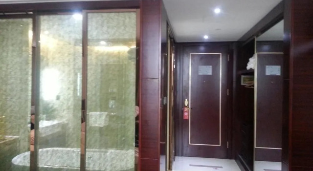 Hollyston Hotel (Chengdu Jinhua Wanda), Boek Hotel Hotels in Chengdu met parkeren, Parkeren