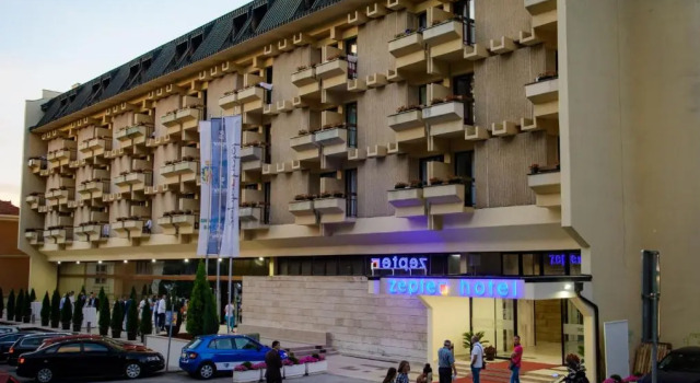 Zepter Spa Wellness Hotel & Zepterme member of Zepter Hotels, Забронировать Отель Отели Врнячка Бани с парковкой, Парковка