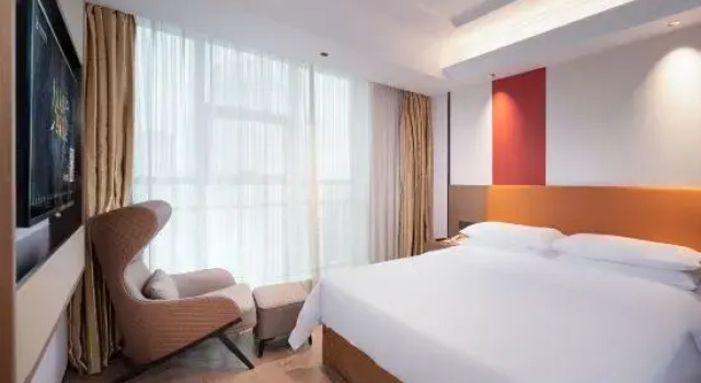 Люкс с видом на улицу Vienna International Hotel Huizhou South Railway Station