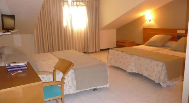 Трёхместный номер Standard с видом на город Hotel Atalaya I