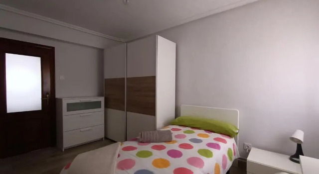 Piso San Roque 3 hab cerca del centro y universidad, Забронировать Апартаменты/квартира Отели Сантандера с парковкой, рядом с Музей модернистского и современного искусства Сантандера и Кантабрии, Парковка