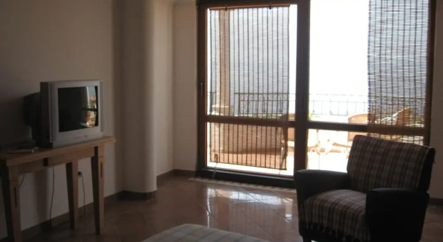 Levantin Inn 122 Suite Sea View N14, Забронировать Отель Отели Свети-Стефан с парковкой, рядом с Пляж Црвена Главица, Парковка