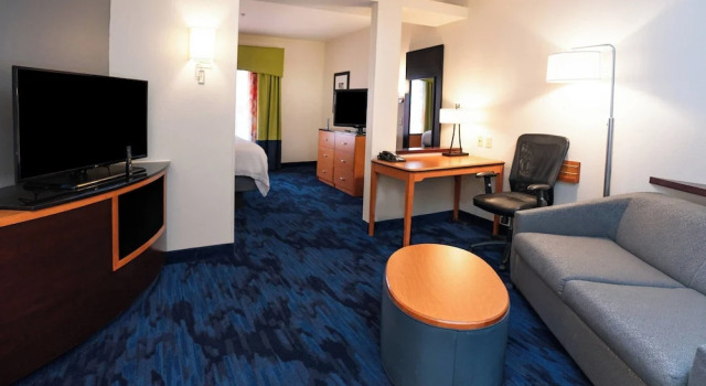 Двухместный люкс Fairfield Inn & Suites by Marriott Grand Island
