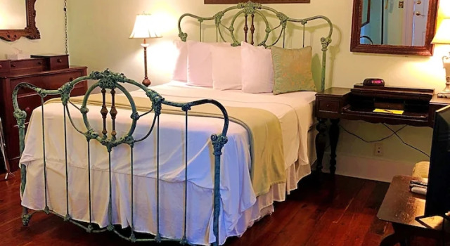 Номер Classic Creole Gardens Guesthouse and Inn