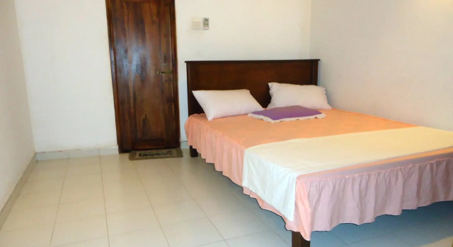 Mothers Elephant Safari Hotel