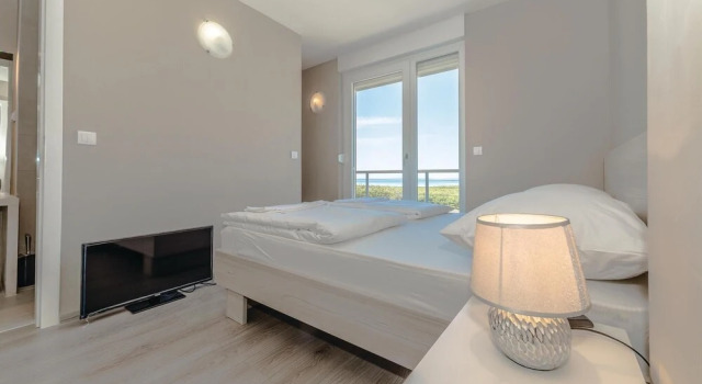 Amazing Home in Povljana With Wifi and 3 Bedrooms, Rezerwuj Hotel Povljana 