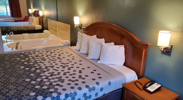 Люкс Stonewood Inn & Suites of Carrollton - Smithfield
