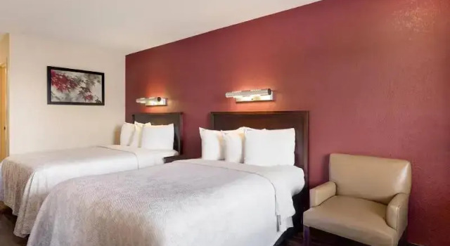 Четырёхместный номер Standard Super 8 by Wyndham Deerfield - Northbrook