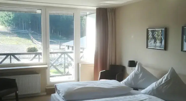 Двухместный номер Deluxe с балконом и с видом на окрестности Landhotel Flora & Fauna