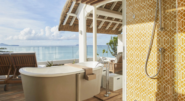 Полулюкс Ocean LUX* Grand Gaube Resort & Villas