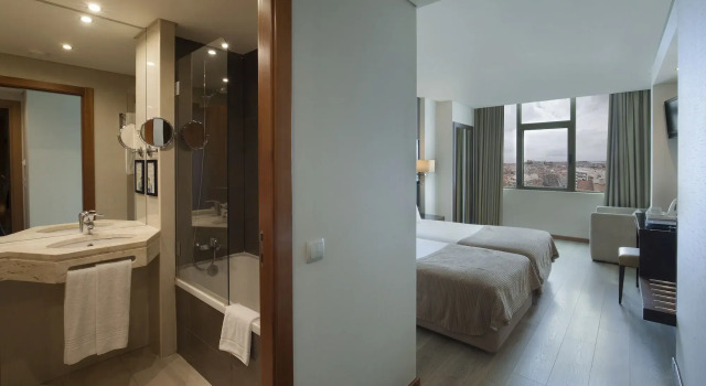 TURIM Alameda Hotel, Забронировать Отель Отели Лиссабона 4 звезды, рядом с Корасау-ди-Жезуш, 4*