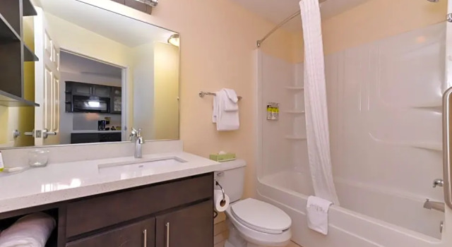 Run of House Candlewood Suites Bloomington-Normal
