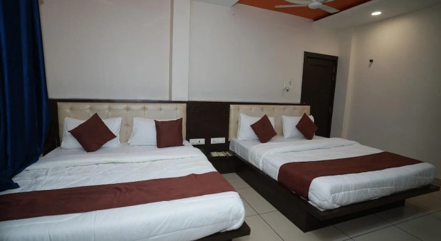 Четырёхместный номер Standard Hotel Shreeji Palace