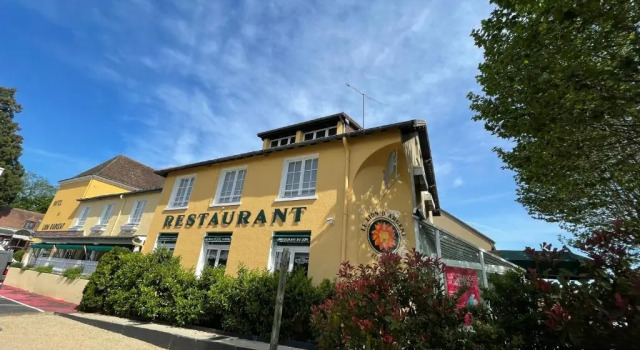 Двухместный номер Standard с видом на внутренний двор Logis Hôtel Restaurant Du Lion Dargent Et Des Tanneries