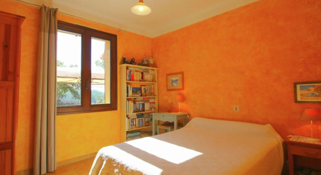 Detached Holiday Home With Private Pool Walking Distance From the Village of Roussillon, จอง โรงแรม Cabrieres-d'Avignon Luberon
