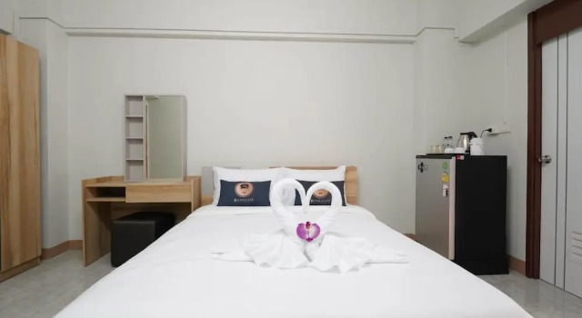 RoomQuest SPS Hotel and Residence, Rezervovat Hotel Hotely v Central Thailand s parkováním, Parkování