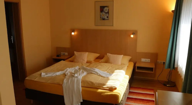 Hotel Brigitte, Забронировать Отель Отели Бад-Кроцинген с парковкой, Парковка