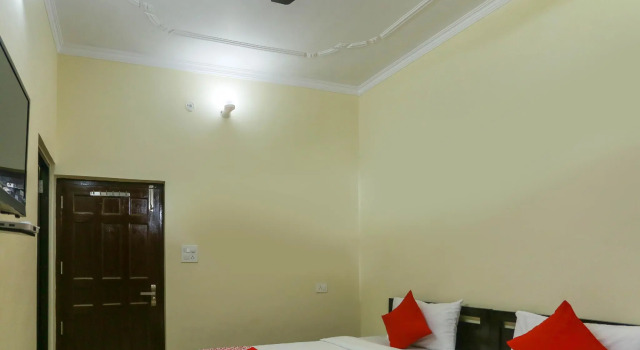 OYO Flagship 48731 Pradeep Hostel, Rezervovat Hostel Haldwāni Uttarakhand