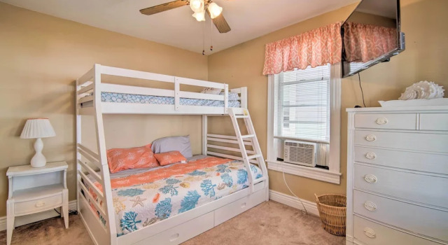 Апартаменты Nautical Wildwood Apt - Walk to the Beach!