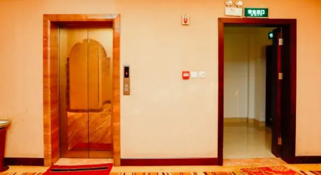 Junyue Hotel, Book Hotel Hotels in Taizhou with Parking, Parking