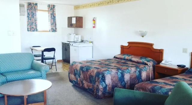 Люкс Maple Leaf Inn & Suites