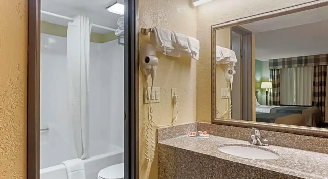 Семейный номер Standard Econo Lodge Belton - Kansas City South