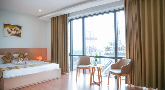 Двухместный номер Premier Long Anh Hotel