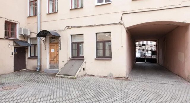 A-RENT On Naberezhnaya Griboedova