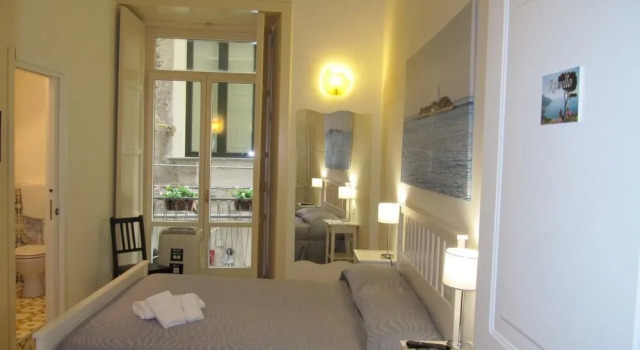 Infinito Salerno Guesthouse, Book Hotel Hoteller i Salerno med parkering, Parkering