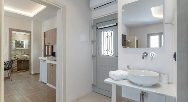 Семейный люкс с 2 комнатами Adama's Suites Naxos