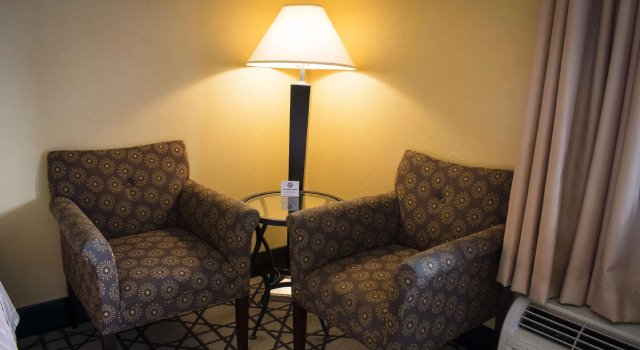Четырёхместный номер Standard Best Western University Inn