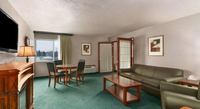 Люкс Ramada by Wyndham Bismarck