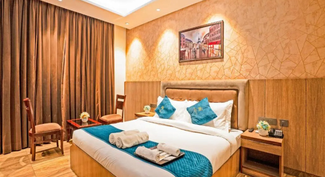 The Riverstone Inn - Near India Expo Centre and Mart