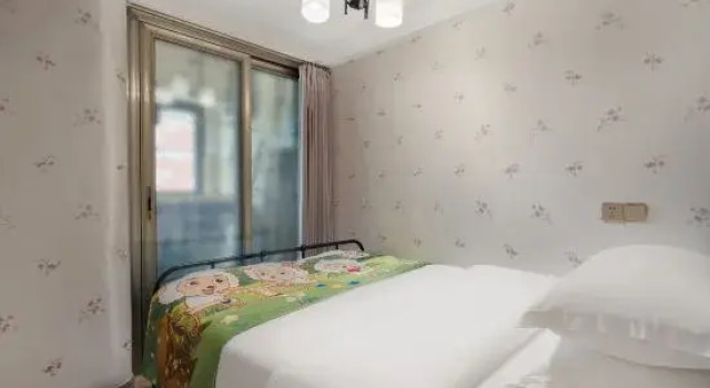 Люкс E.S Ersu High-Rise River View Hotel (Jiefangbei Area/Hong Ya Dong, Chongqing)