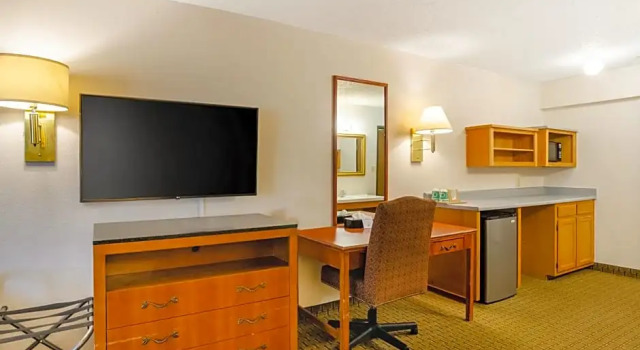 Полулюкс Cheyenne Guest Inn