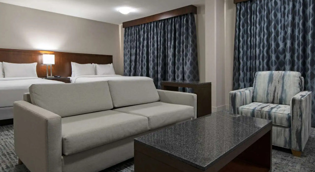 Полулюкс DoubleTree by Hilton - Kamloops